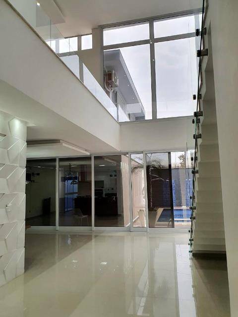 Casa de Condomínio à venda com 3 quartos, 420m² - Foto 2