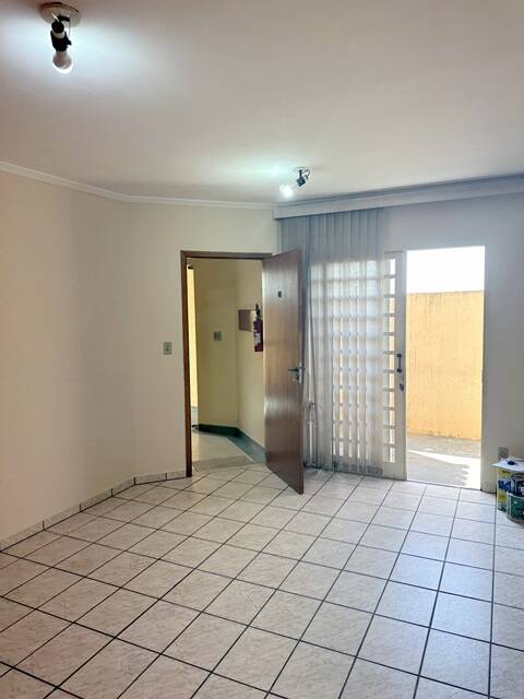 Apartamento à venda com 2 quartos, 64m² - Foto 1