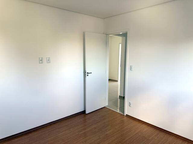 Apartamento à venda com 2 quartos, 65m² - Foto 11