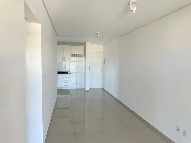 Apartamento à venda com 2 quartos, 65m² - Foto 7