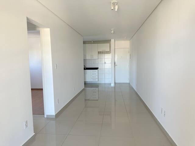 Apartamento à venda com 2 quartos, 65m² - Foto 4