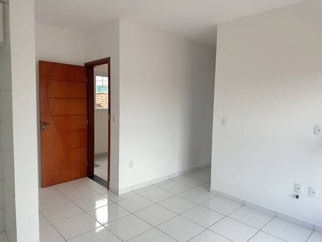 Apartamento à venda com 2 quartos, 65m² - Foto 4