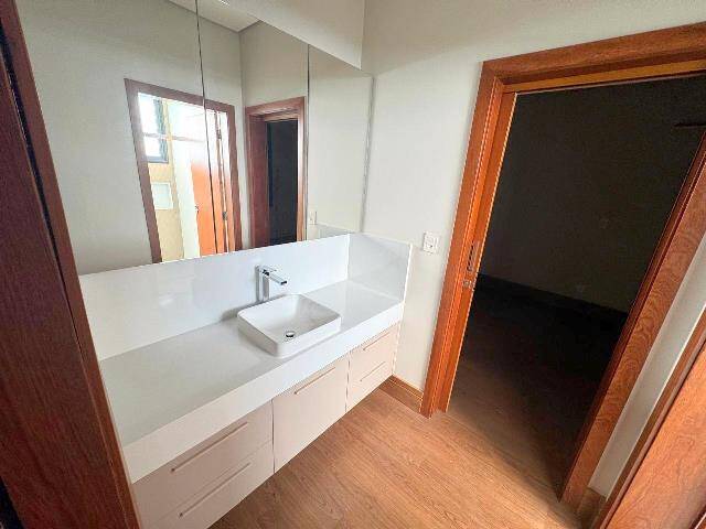 Casa para alugar com 4 quartos, 536m² - Foto 17