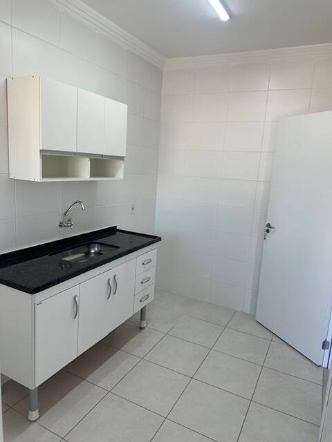 Apartamento para alugar com 2 quartos, 68m² - Foto 13