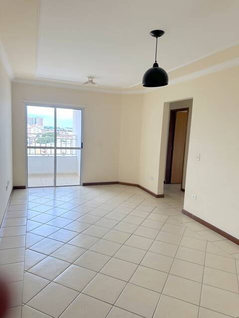 Apartamento à venda com 2 quartos, 65m² - Foto 2